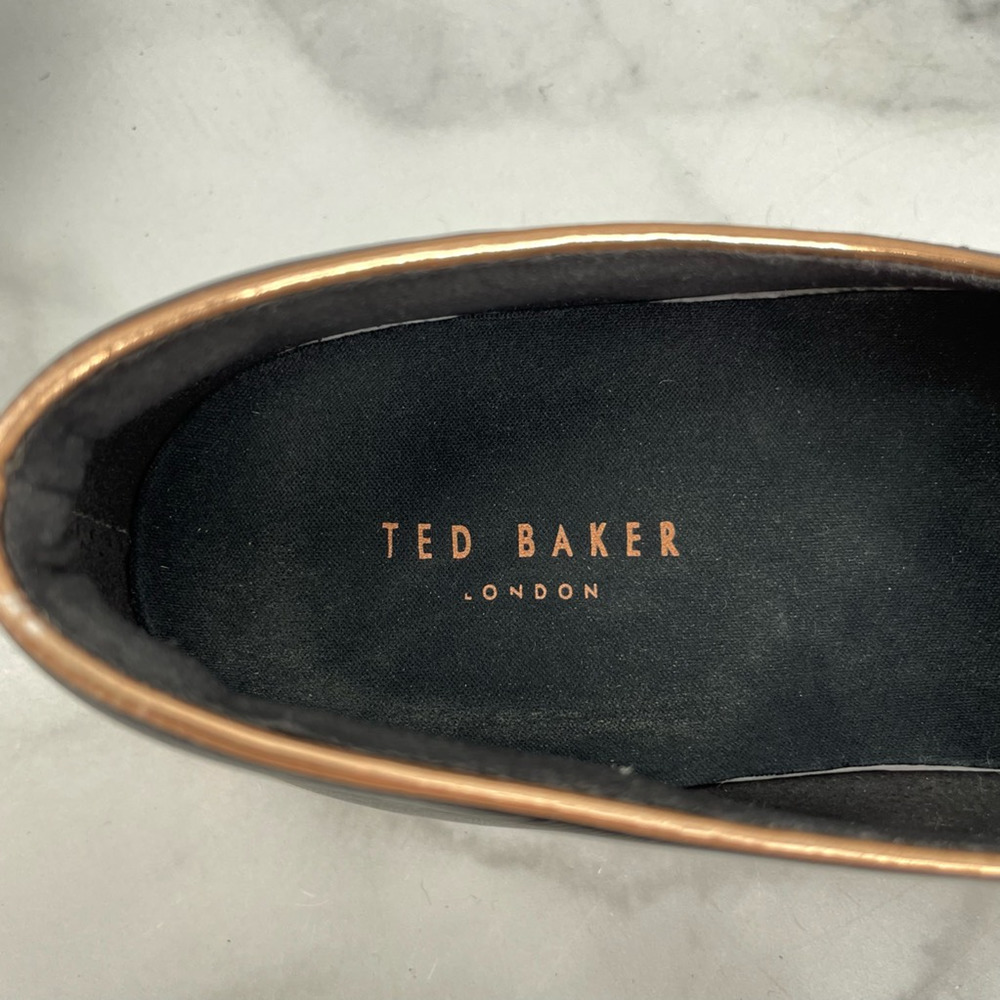 Ted Baker Womens Loafer Flat Shoes Gray White Rhinestone Pointed Toe 7.5 EUR 38 - Picture 8 of 12